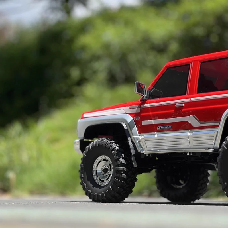 

1:10 Scale Professional Electric RC Crawler Off-Road Vehicle 4WD Realistic Simulation Climbing Car Model Toy for Ages 14+