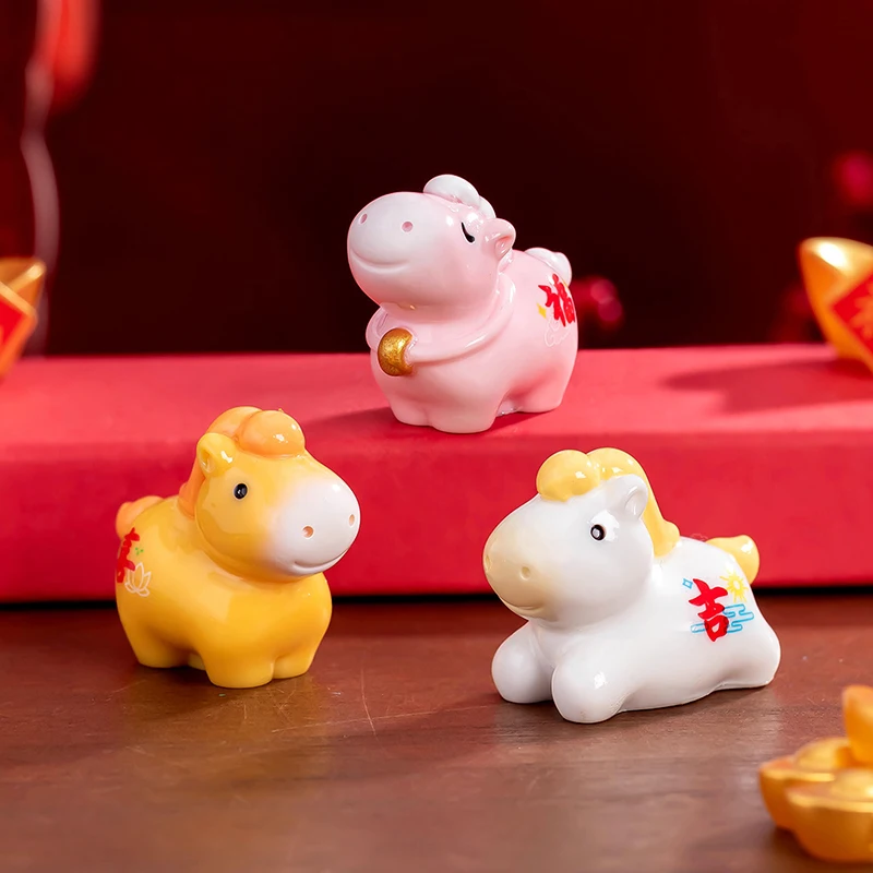 2026 الحصان سنة مصغرة الحلي زودياك الكرتون محظوظ المهر DIY بها بنفسك سيارة الديكور مهرجان الربيع مكتب سطح المكتب ديكور الحلي #1