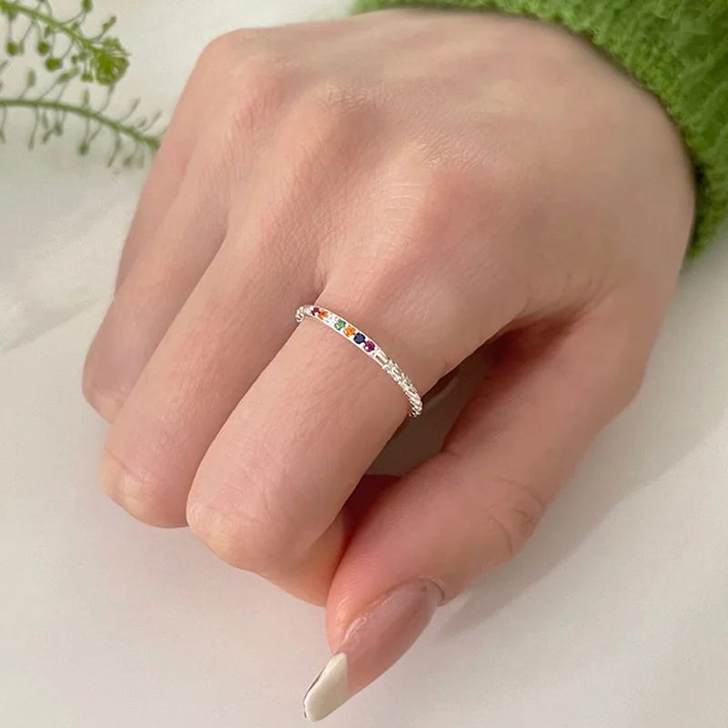 Anillo de arcoíris de diamantes de imitación, luz femenina, diseño minoritario de lujo, sentido con incrustaciones de circonita, envoltura de caramelo de Lava Irregular ajustable