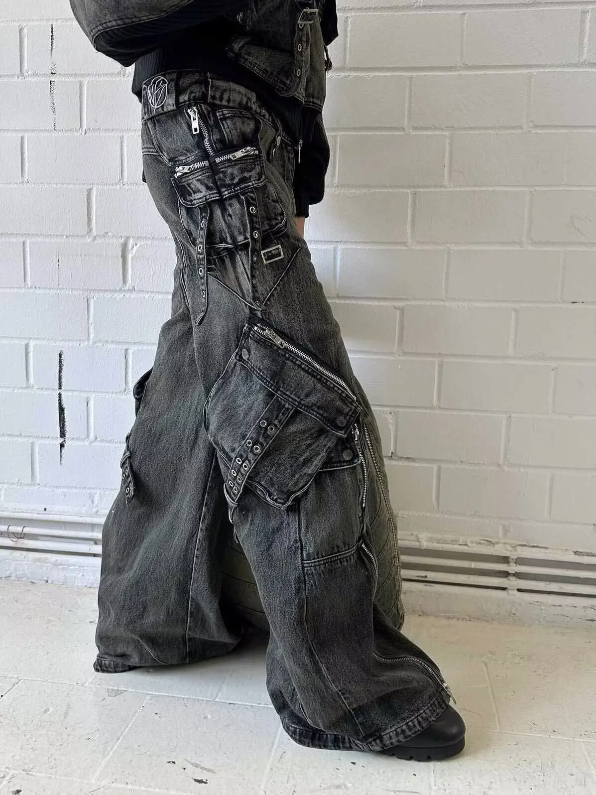 Y2K Black Gothic Punk Multi-Pocket Zipper Black Jeans Men And Women American Baggy Fashion Vintage Casual Loose Wide-Leg Jeans