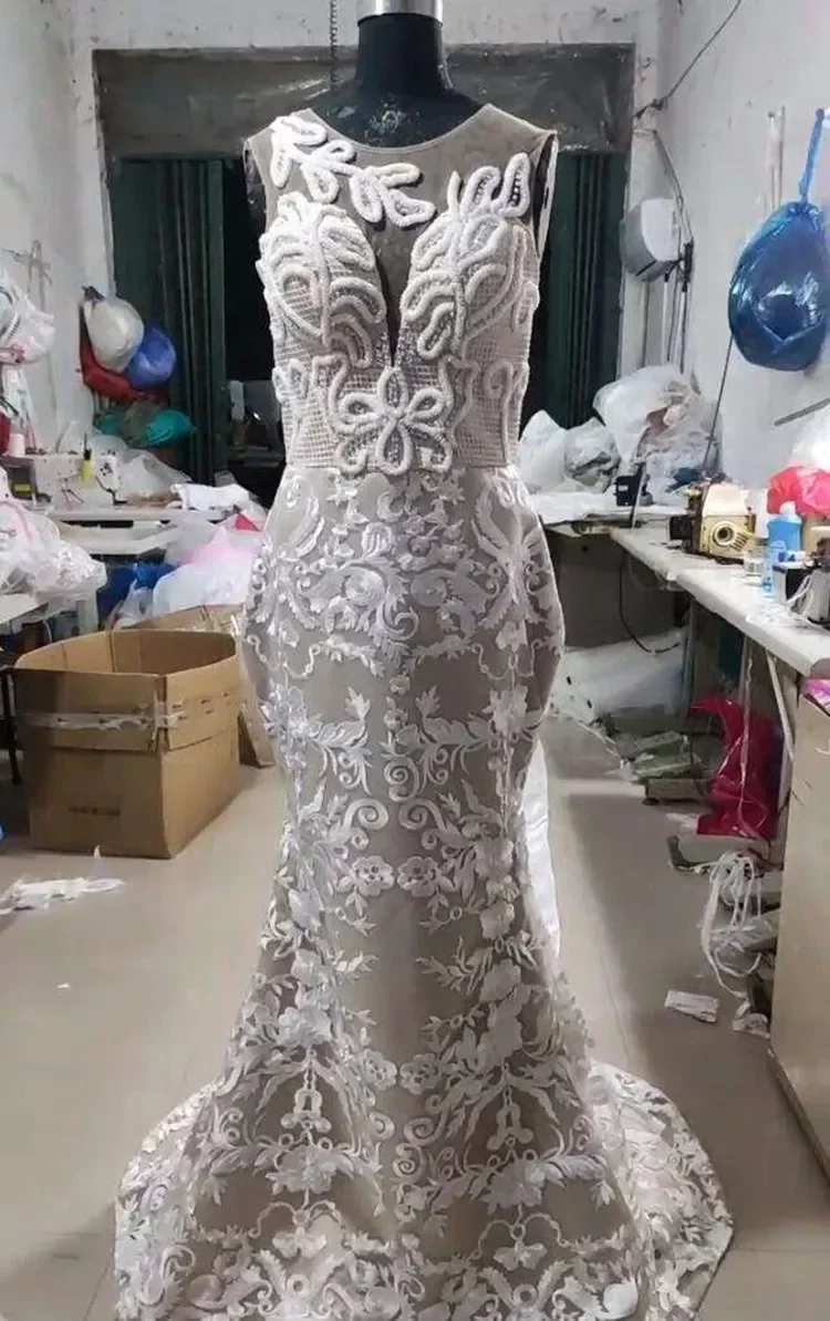 Customized  Appliques Beads  Wedding Dress With Detachable Train Robe De Mariee Luxe Cap Sleeves South African Bridal Gown