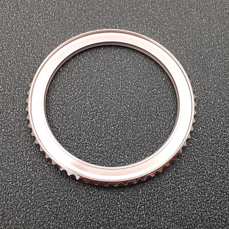 

Верхнее кольцо безеля для часов из нержавеющей стали 904L для 41Submariner 126610 Запчасти для часов послепродажного обслуживания