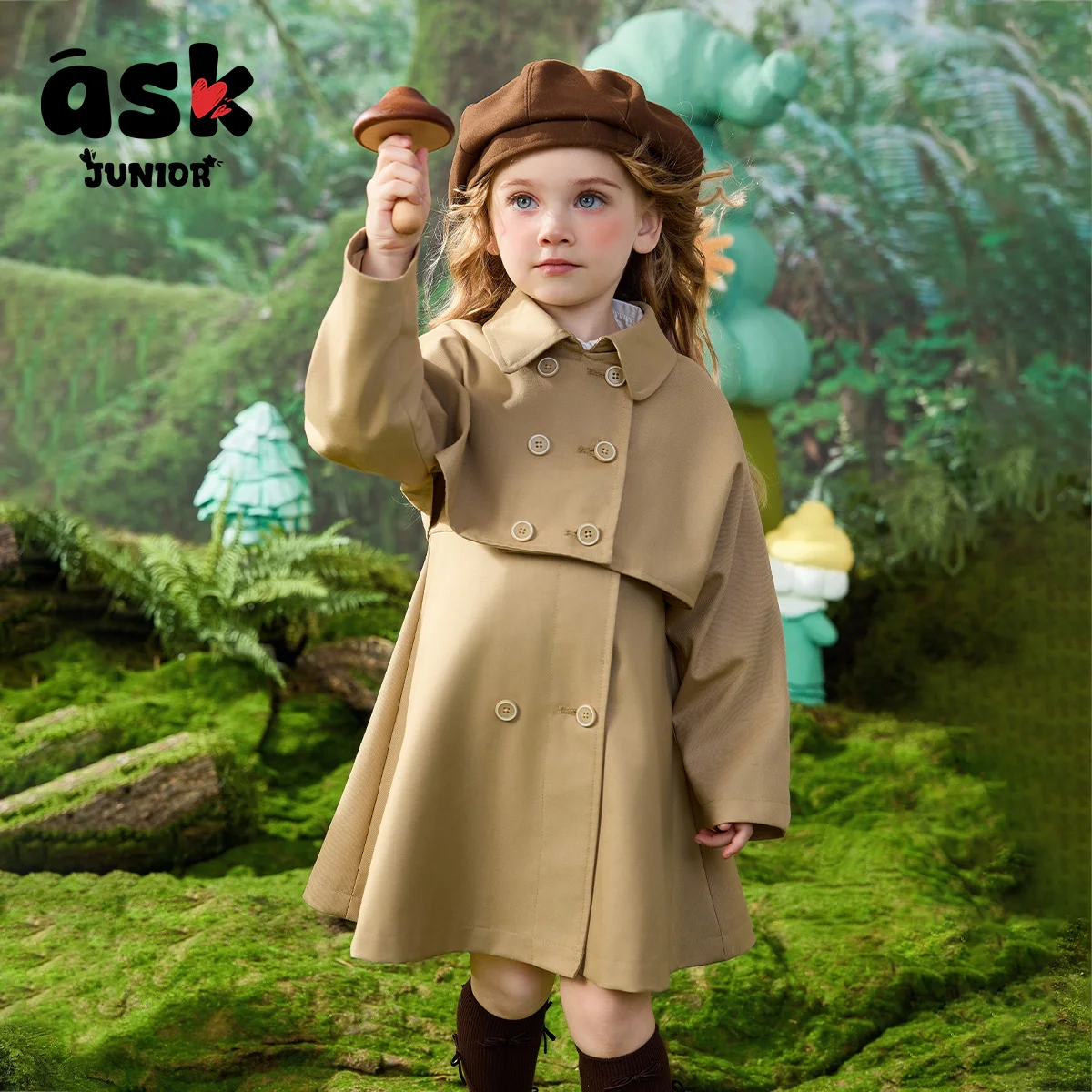 

Ask Junior to wear one or two children's trench coats, spring girls' vest skirt + children's coat and small cape two-piece set