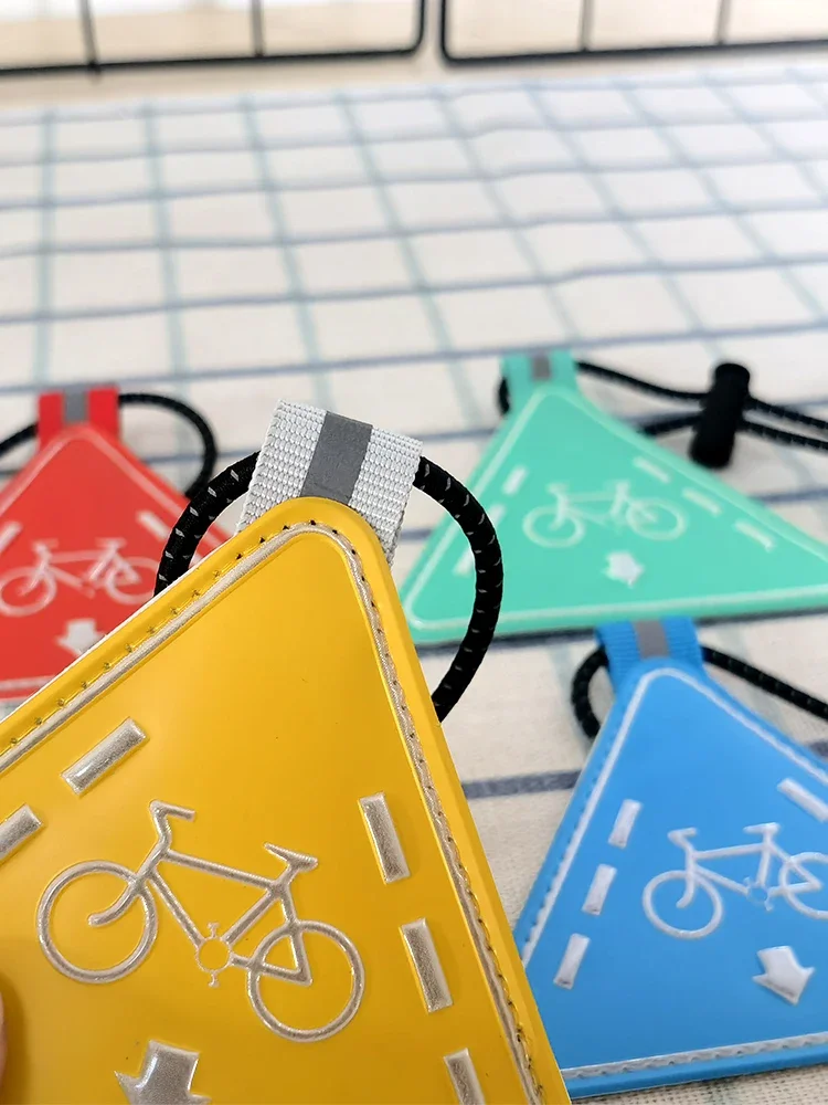 Placa reflectante para montar en bicicleta por la noche, cojín triangular colgante, señal de advertencia de seguridad, accesorios de decoración