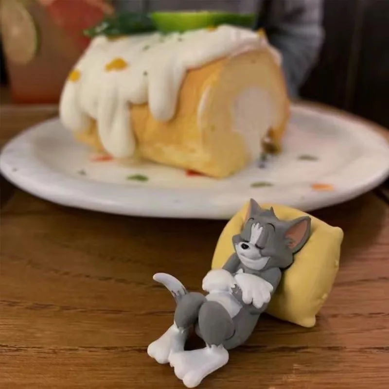 Dekoracja deski rozdzielczej samochodu z naklejkami, ozdoba na biurko, klasyczna kolekcja figurek z kreskówek, akcesoria samochodowe