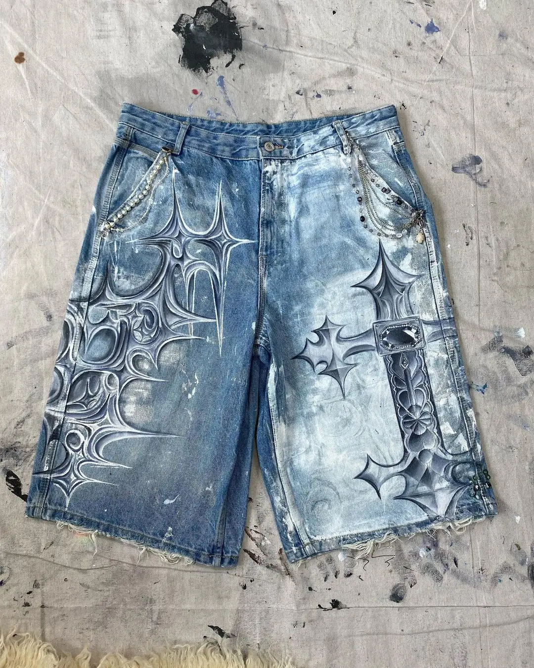 Pantalones vaqueros cortos con estampado cruzado pintado a mano para hombre, Jeans rectos sueltos de cinco puntos, pantalones cortos Y2K de Rap Hip-hop callejero, nueva tendencia gótica