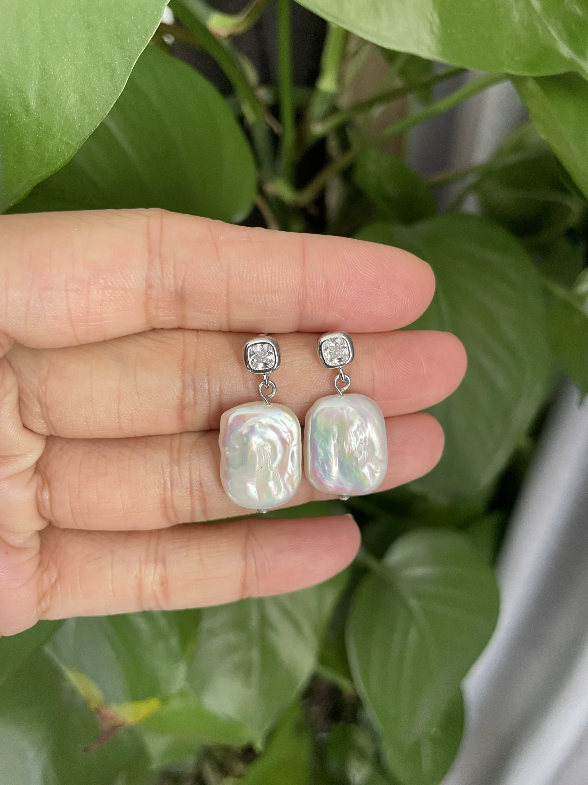 

Серьги из натурального южноморского жемчуга барокко с серебряной иглой, простые, 925 пробы, 13x23 мм