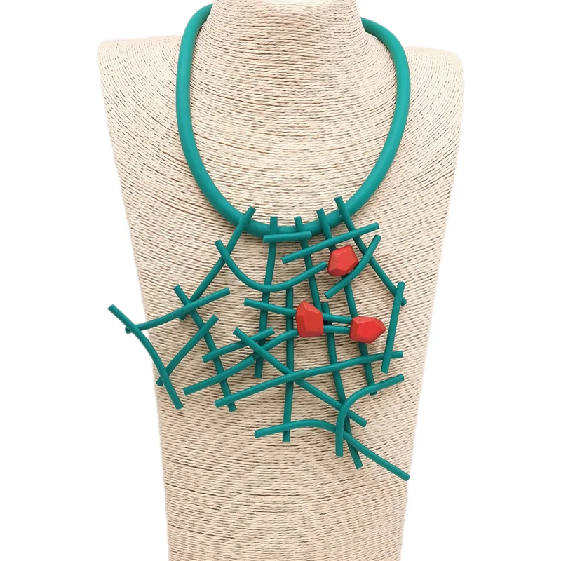 UKEBAY Neue Designer-Luxus-Halsketten für Frauen, handgefertigte Gothic-Anhänger-Halskette, Gummi-Schmuck, Holz-Accessoires, Statement-Schmuck – Detail 13