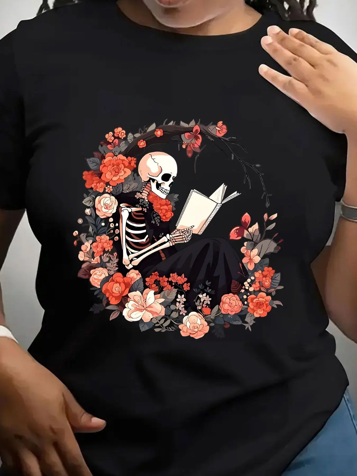 Women's Trendy Crew Neck T-Shirt Skeleton Reading Book Floral Wreath Suitable for Casual Sportswear