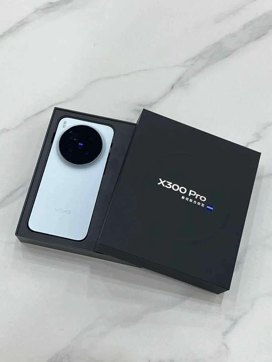 VIVO X300 Pro 5G Smartphone Dimensity 9500 6.78″AMOLED Display 6510mAh 90W FlashCharge 200MP ZEISS APO Telephoto Camera NFC OTG