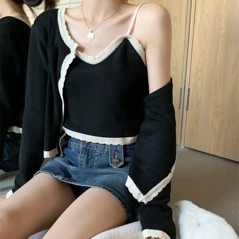 Vests and tops 2-piece set Women's knitted sweater Long sleeved shirt Cardigan Short and loose fitting Coat top