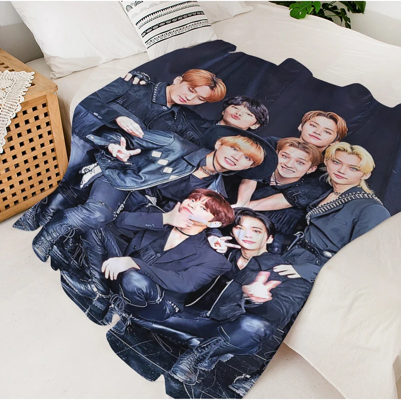 Flannel Blanket Sofa Winter King Size D-Strays D-Kids Warm Knee Bed Fleece Camping Kpop Fluffy Soft Blankets Microfiber Bedding