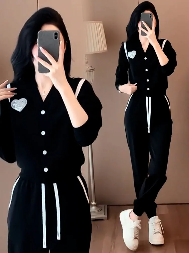 Lässiges Mode-Set für Damen, 2025, Herbst, neuer Stil, High-End, kleine Sportbekleidung, Sweatshirt und Hose, zweiteiliges Set