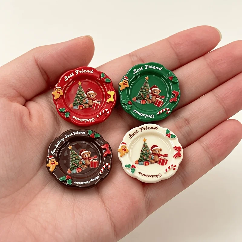 4pcs Bear Pattern Christmas Dollhouse Plates, 1:12 Scale Mini Dinnerware Set, Mini Scene & Photography Decor Accessories
