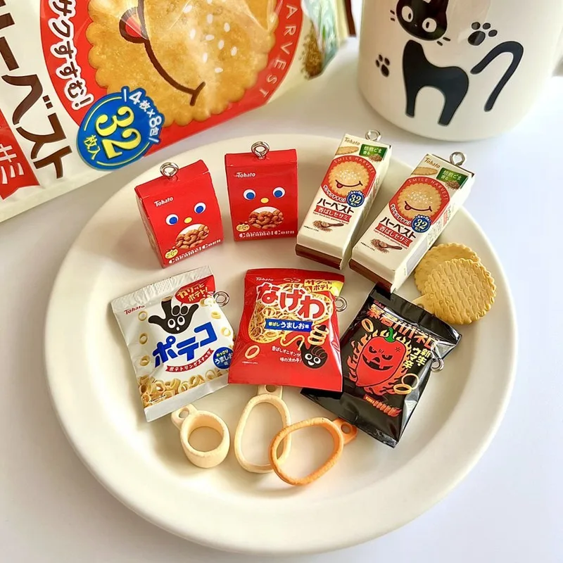 BANDAI Japan Original Kawaii Gashapon Figure Cute TOHATO Mini Snack Potato Rings Keychain Capsule Toys Anime Doll Decor Gift