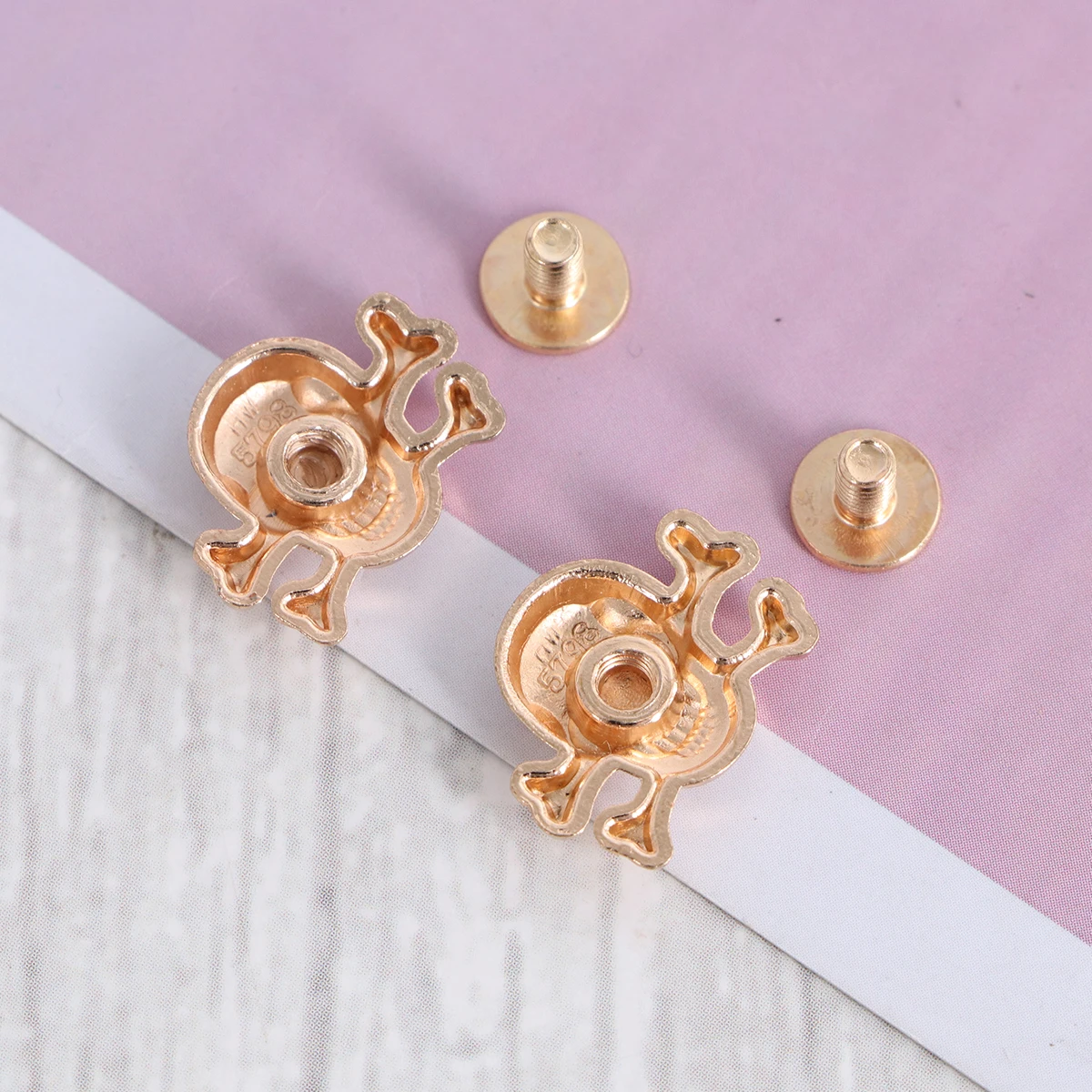 

10 Pcs Ghost Head Nail Punk Skull Stud Decoration Rivet DIY Craft Bracelet Jacket Shoe Belt Garment Art Making