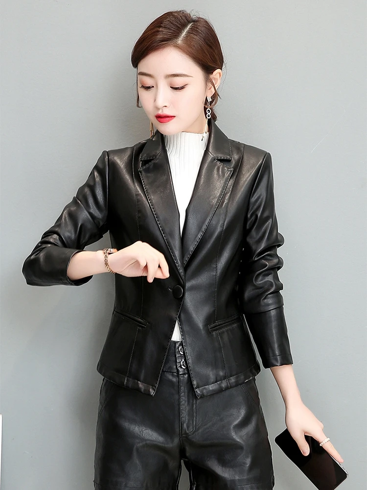 Jaqueta de Couro de Carneiro Feminina Profissional Slim para Primavera 2025: Casaco Ajustado para o Dia a Dia com Bolsos