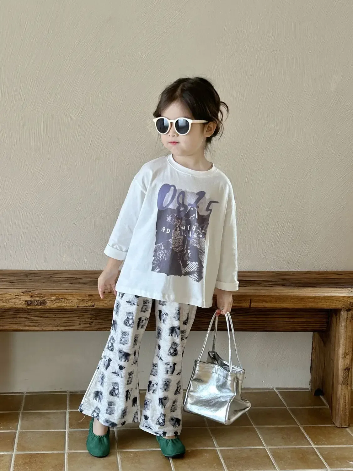 

Baby Girls' Set Spring and Summer Children's Graffiti Printed Long Sleeve T-shirt Thin Bellbottom Pants Two Piece Set