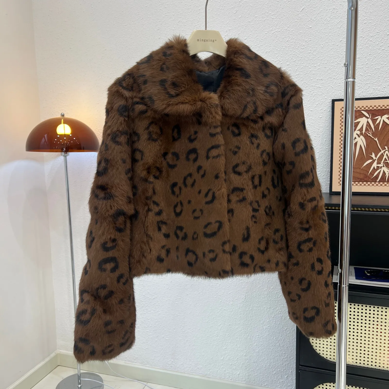 Luxuriöser Echtkaninchenfellmantel für Damen, Braun mit Leopardenmuster, Winter-Warmjacke aus Naturfell, Modischer Outdoor-Kurzmantel, Dick und Flauschig – Detail 16
