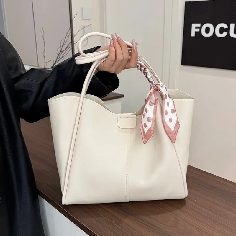 CEEKAY Damen-Tragetasche, cremeweiß, weiches PU-Leder, große Schulterhandtasche mit Schal-Detail und Beutel-Set, für den täglichen Pendelverkehr, lässig – Detail 13