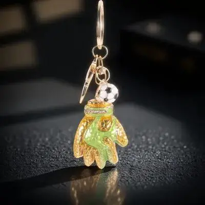 قفازات حارس المرمى سلسلة المفاتيح الصغيرة خفيفة الوزن حقيبة قلادة محفظة حلقة سلسلة معلقة الزخرفية لمحبي كرة القدم