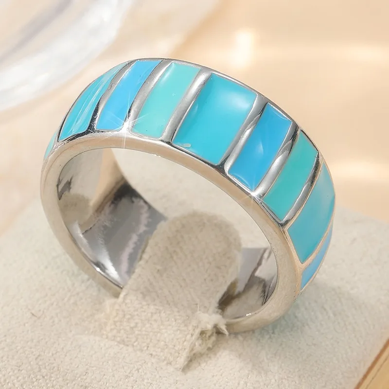 Vintage-Ring aus silberfarbenem Metall mit handgeschnitzter Emaille für Damen, geometrischer Schmuck für den täglichen Gebrauch und Partys – Detail 2