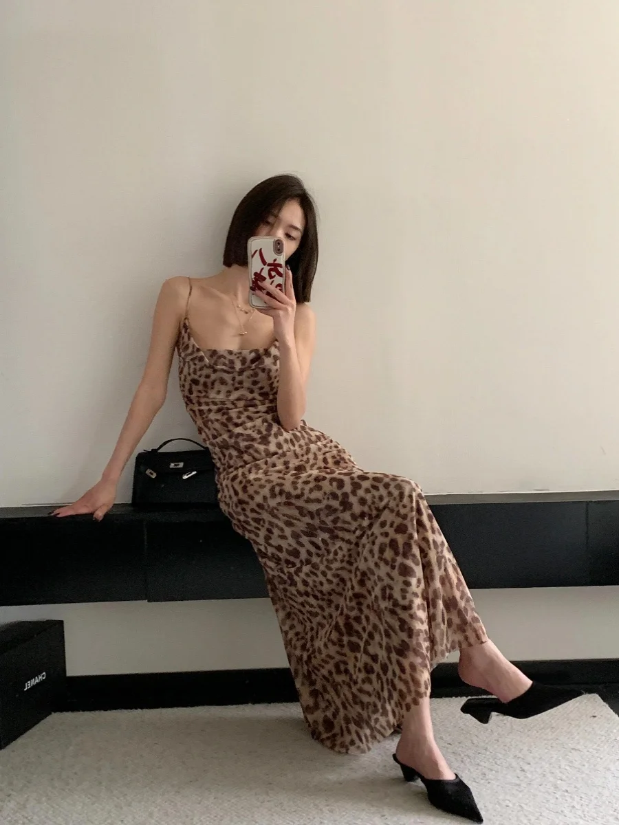 

Новинка: Женский шелковый топ с леопардовым принтом, без бретелек, длинный, летний, модный тренд