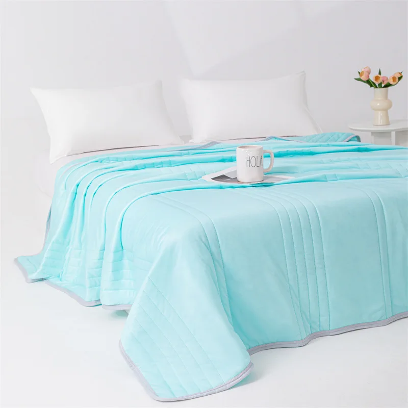 Summer Blanket Soft Skin Friendly Breathable Thin Quilt Lightweight Washable King Air Conditioner Comforter