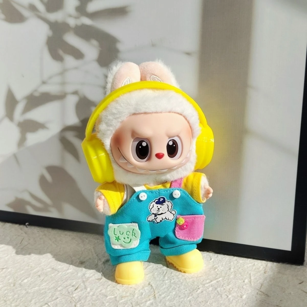 17cm Ubranka dla lalek mini z kreskówek, akcesoria do koreańskich lalek Kpop Exo Labubu II Idol, ubrania na imprezę, ogrodniczki do siedzenia