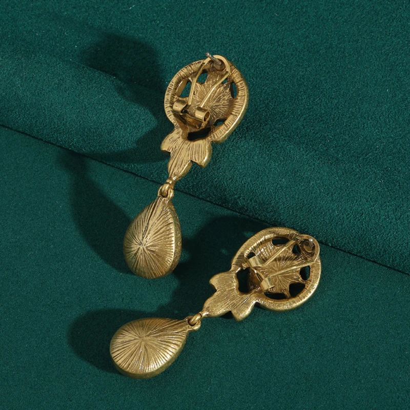 خمر كريستال قطرة الماء القرط الذهب اللون ورقة حجر الراين الفاخرة مصمم الهدايا اتجاهات الجودة الجديدة في 2025 حفل زفاف