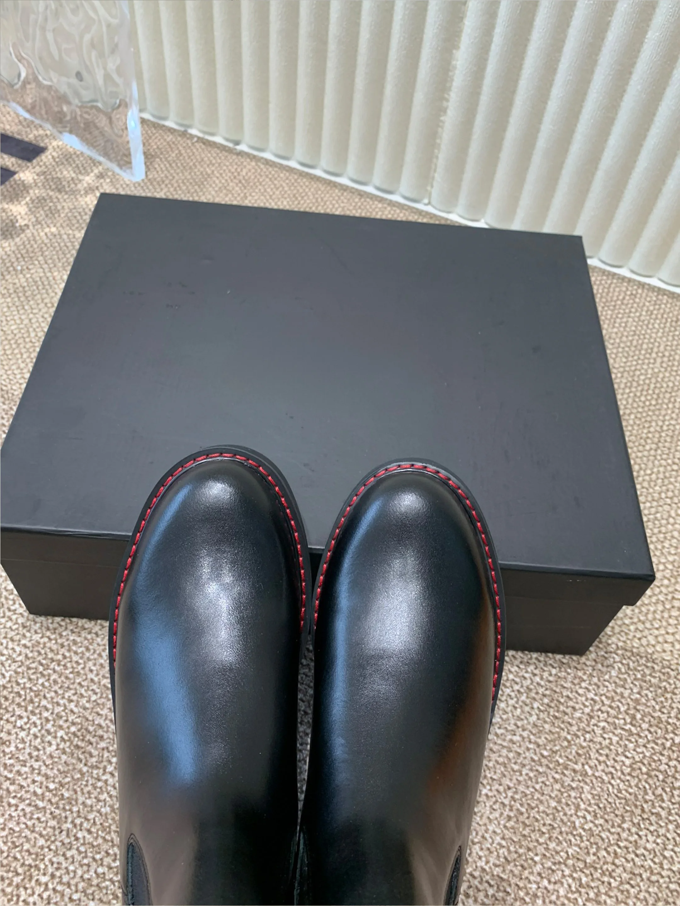 أحذية تشيلسي كلاسيكية سميكة القطع لعام 2025 بمقدمة مستديرة أحذية قصيرة مصنوعة يدويًا من نسيج الجلد ناعم ومريح موديل جديد #2