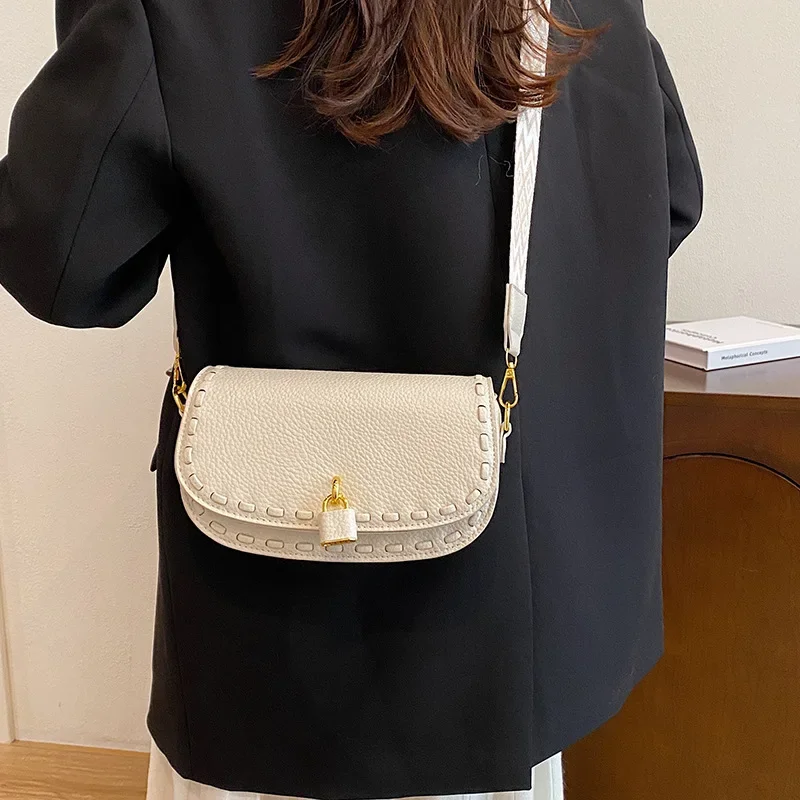 

Изогнутая сумка подмышки 2025 года | Веганская кожа Artisan | Регулируемая через плечо для вневременной универсальности дней-ночи для женщин