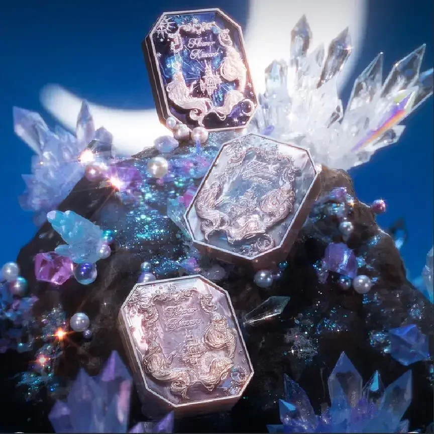 زهرة تعرف أحمر الخدود ، حورية البحر ضوء القمر ، التدرج ثلاثي الألوان ، مطفي النهاية ، نباتي ، خالية من القسوة ، ماكياج العلامة الخاصة