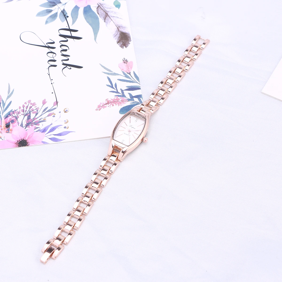 

Stylish Quartz Watch For Women Elegant Noble Business Wristwatch Durable Fashion Accessory Golden White-Faced Perfect Gift For