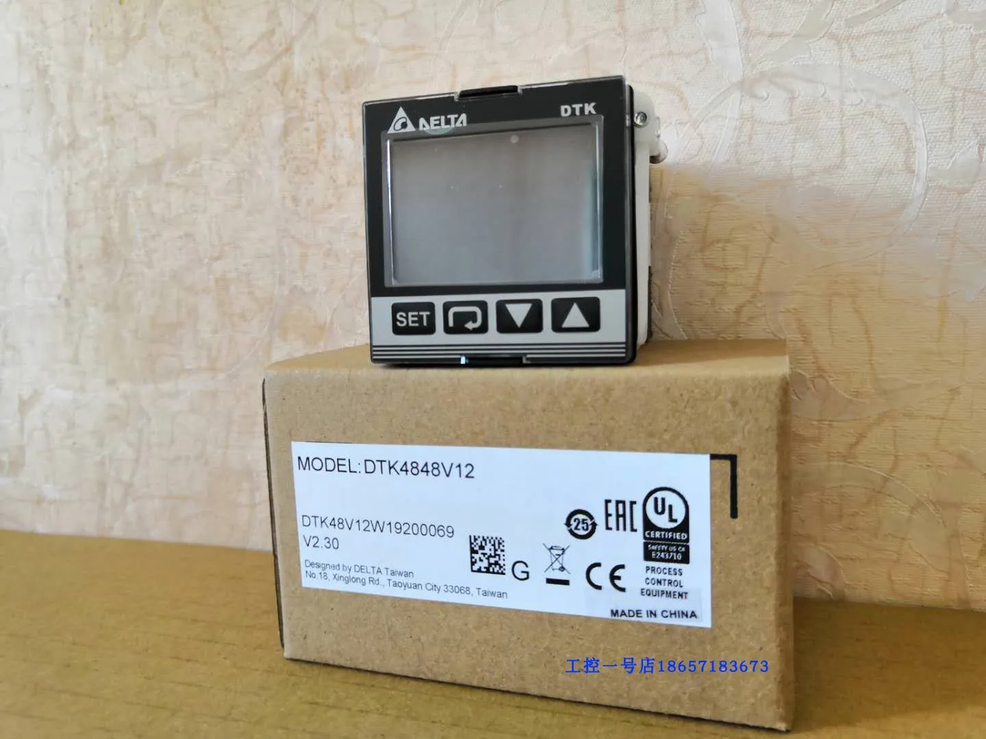 New genuine temperature controller, temperature gauge DTK4848C12 V12 R12 in stock