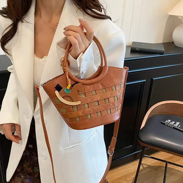 2552 nova moda simples commuter premium versátil bolsa de ombro nicho design casual tendência cesta vegetal saco