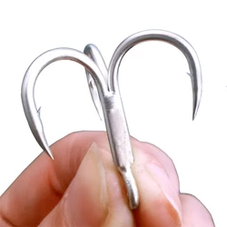 50pcs Thick 4X Treble Hook Strong Pull High Carbon Steel Round Folded Triple Hooks Saltwater Fishing Supplies Accessories Pesca