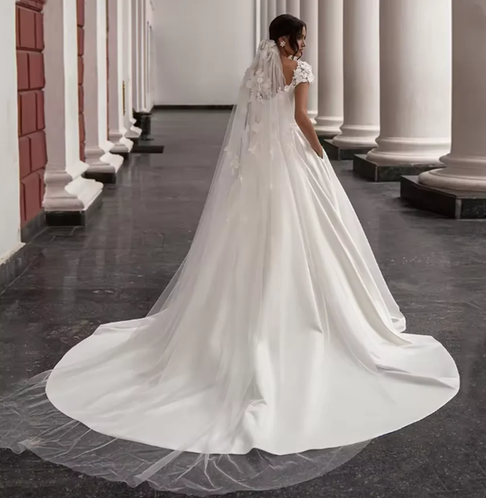 Lindo vestido de casamento de cetim para mulher vestidos de noiva personalizado manga boné flores tribunal trem uma linha vestido de noiva robe de mariee