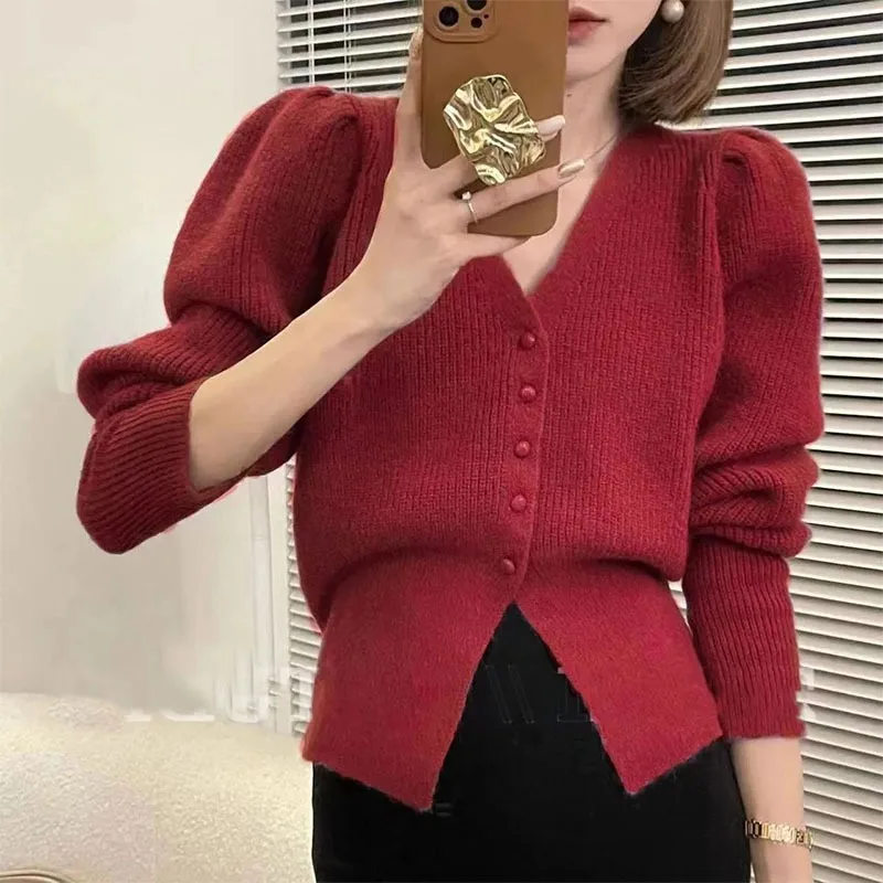 V-neck sweater jacket women's short early autumn new  high-end niche waist cinching chic top knitted cardigan inside