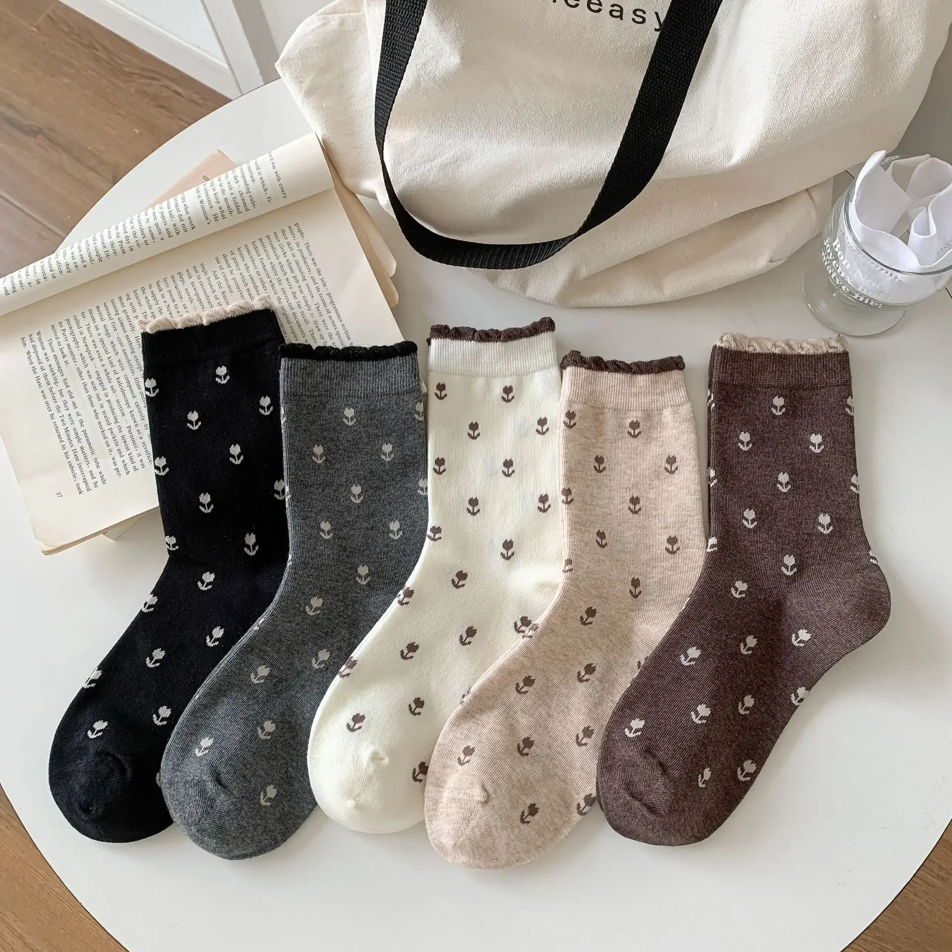 Kwiatowy nadruk skarpetki damskie moda japońska Polka Dot Retro skarpetki typu Middle-tube damskie JK Lolita słodkie dziewczyny Kawaii śliczne skarpetki z falbanką