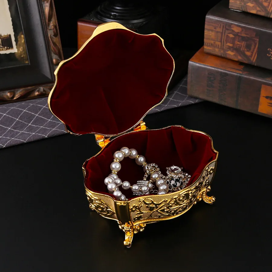 Vintage Metal Jewelry Box Oval Trinket Organizer Ring Box Case with Pattern Jewelry Storage Box For Ring Necklace Gift for Girls