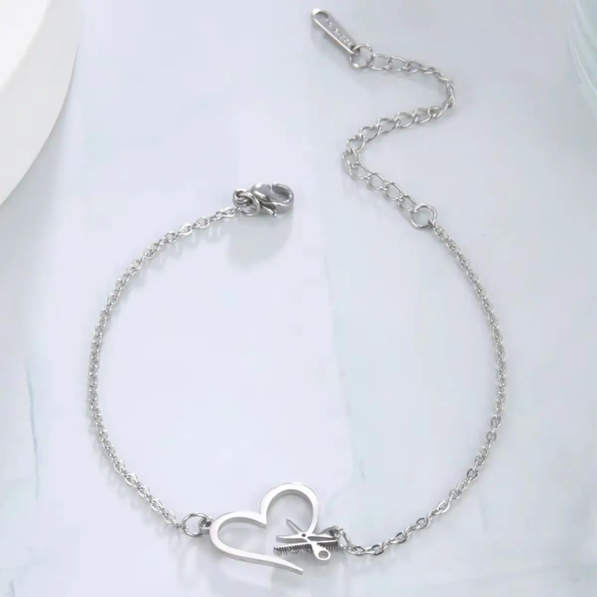 Friseur-Scherenkamm-Armbänder für Frauen, Herz-Charm-Armband, Geburtstagsgeschenk für Friseure, Edelstahl-Schmuck Großhandel