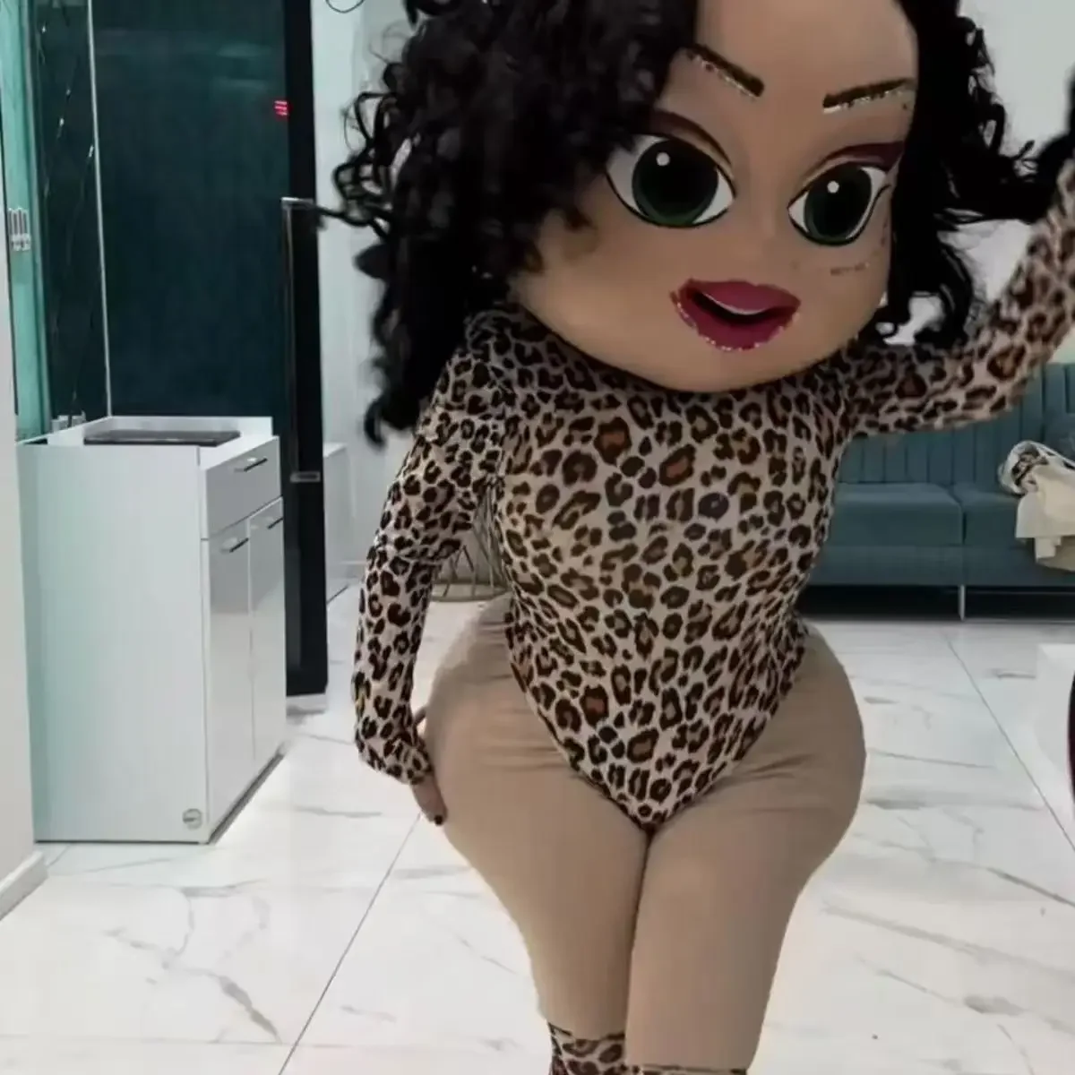Animator Cartoon Maskottchen Kostüm Cosplay Leistung Plüsch Puppe Großen Kopf Schöne Frauen Anzug Weihnachten Phantasie Party