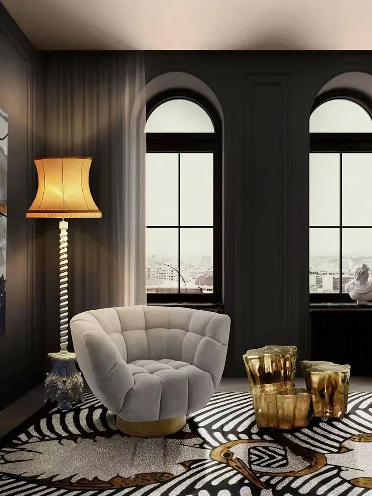 

Легкий роскошный креативный угловой небольшой журнальный столик из нержавеющей стали с травкой для гостиной, комбинированный край специальной формы