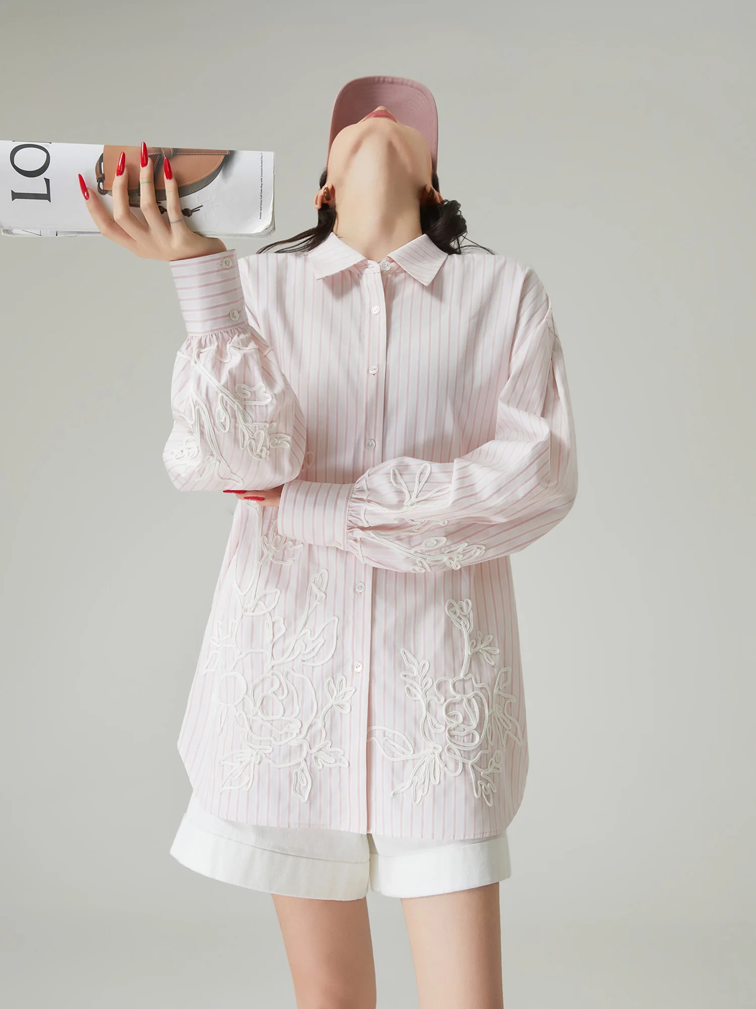 

Женская рубашка свободного кроя с цветочной вышивкой и полосками, в корейском стиле, премиум-класса, универсальная, стройнящая, с эффектом похудения