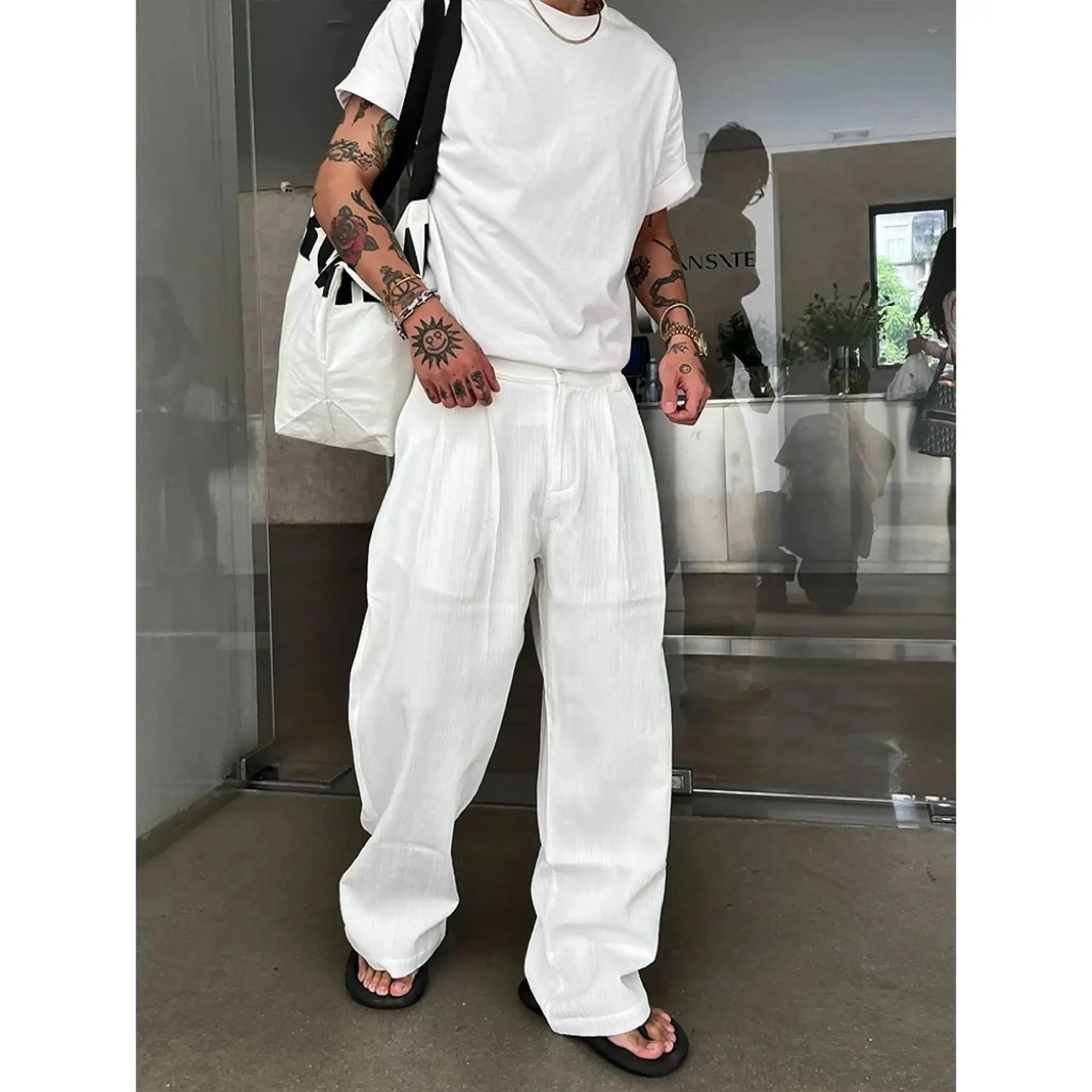 

Брюки свободного кроя, повседневные, белые, из тонкой текстурированной ткани, прямые, с отворотами, из полиэфирного волокна, летний сезон, молодежный модный тренд