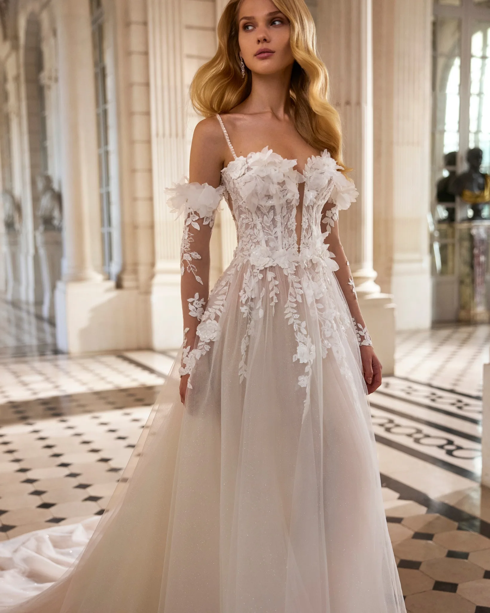 Robe De mariée élégante en dentelle appliquée, ligne A, col Spaghetti, fente latérale, perles, robes De mariée personnalisées