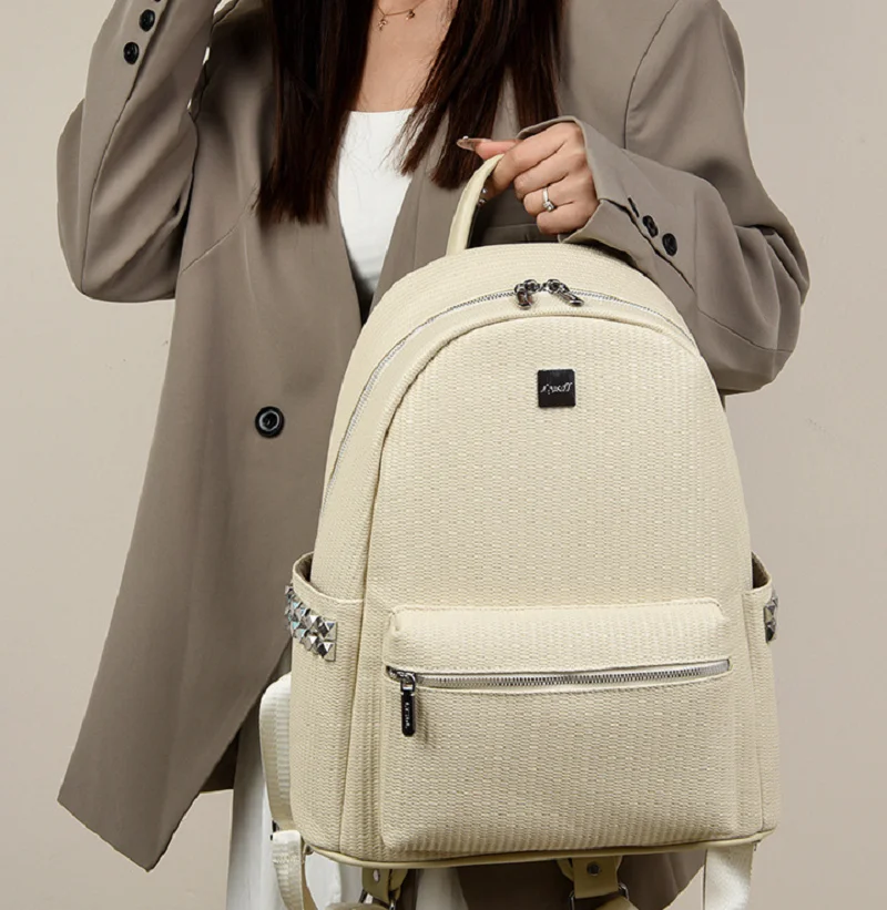 

2026 Новые корейские модные дизайнерские дорожные рюкзаки с заклепками, женские сумки-оксфорды большой вместимости, сумки-тоут, школьная сумка, рюкзак