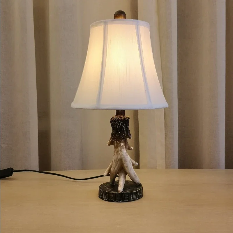 TINNY lampu meja tanduk rusa Nordic, lampu meja dekorasi unik dan kreatif lampu samping tempat tidur LED Retro Amerika