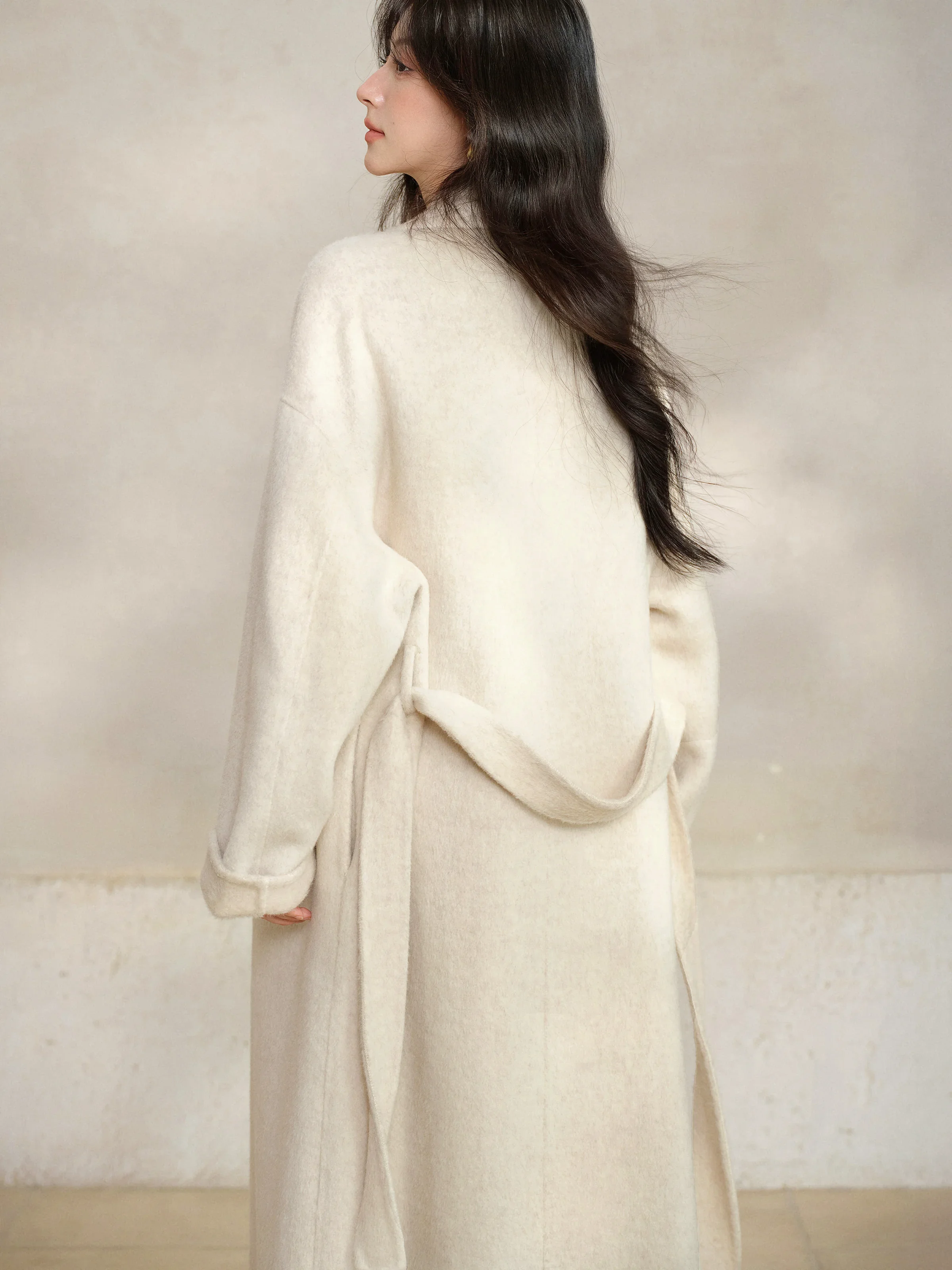 Elegant Long Wool Overcoat Women Warm Camel-Feel Double-Faced Coat Soft Lapel Winter Outerwear with Sleek Timeless Silhouette